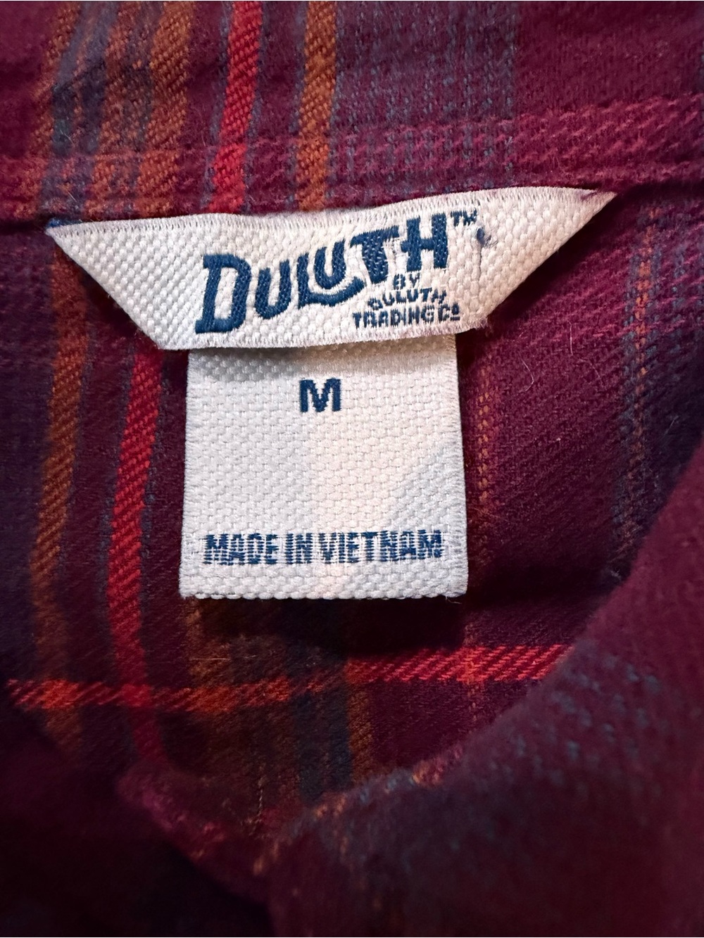 Duluth Trading Co Plaid Cotton Flannel Shirt in Burgundy and Navy Size Medium - Picture 6 of 7
